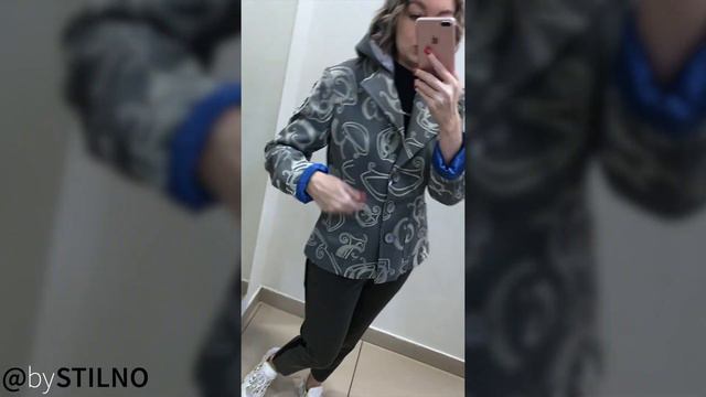 Короткое пальто с капюшоном смотреть онлайн