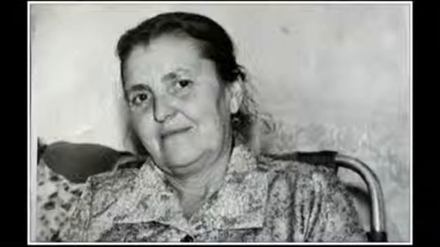 ЧТО тебе ПОДАРИТЬ поёт 90 летняя Бабушка смотреть онлайн