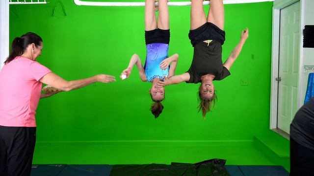 Kitchen Gymnastics | Behind the Scenes with Shawn Johnson | Bloopers смотреть онлайн