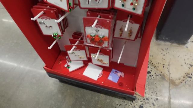 WALMART SHOP WITH ME FOR OUTFITS 🎄NEW Walmart Holiday Looks 2023