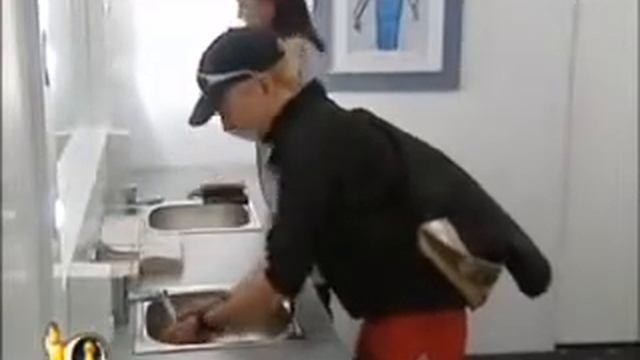 Розыгрыш. Розыгрыш с зеркалом!!! смотреть онлайн