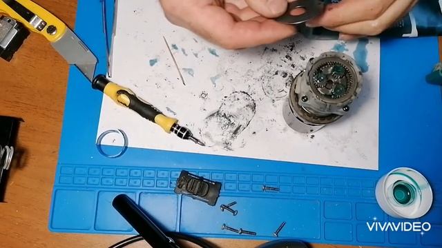 Ремонт диагностика шуруповёрта Makita. Замена кнопки! Смазка редуктора. смотреть онлайн