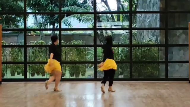 BAMBOLEO Line Dance//Demo//Anna//Maya//&//Members Uld Bekasi.