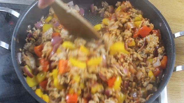 Mexikanische Hackfleischsuppe Mit Paprika Und Mais. Leckeres Scharfes Suppen Rezept