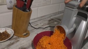 ВАКУУМИРУЕМ МОРКОВЬ И ПЕТРУШКУ ДЛЯ ЗАМОРОЗКИ.ХРАНЕНИЕ ПРОДУКТОВ В МОРОЗИЛКЕ.ВАКУУМАТОР ДЛЯ ДОМА .