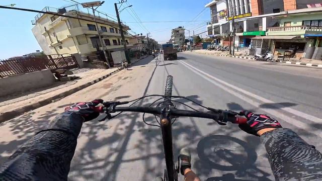 RAJKUMAR BHANNE LE CHOWK MA VIDEO BANAYO RE🤣 / DIRT BIKE LAI GARO XA / CROSS X 250R смотреть онлайн