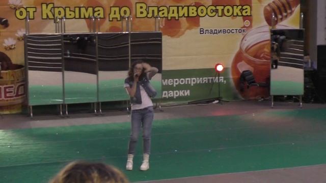 Я нарисую новый мир. исп. Софья Вильчевская. Студия эстрадного вокала "Конфетти" смотреть онлайн