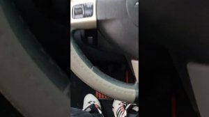 Нажимаю на тормоз - машина газует. Поднимаются обороты. Неисправности тормозной системы.