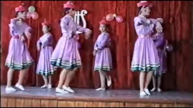 Танец Гильбиринская СОШ смотреть онлайн