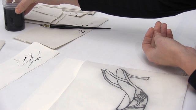 Andy Warhol's Blotted Line Technique (with audio description) смотреть онлайн