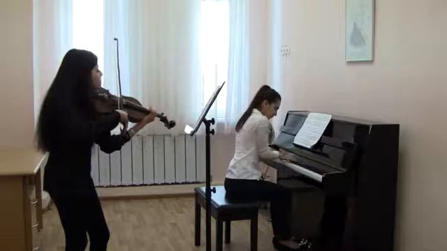 Бетховен Соната № 2 (1 часть)  Акопова Е  Довлатян И