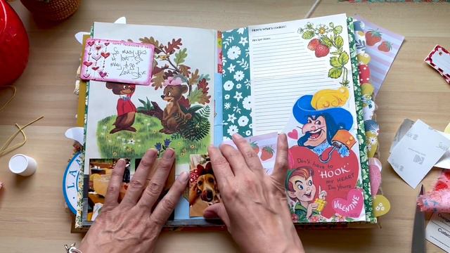 Simple Junk Journal Layout 2024 / Vintage Strawberry Shortcake / Using a Junk Journal / Paper Craft смотреть онлайн