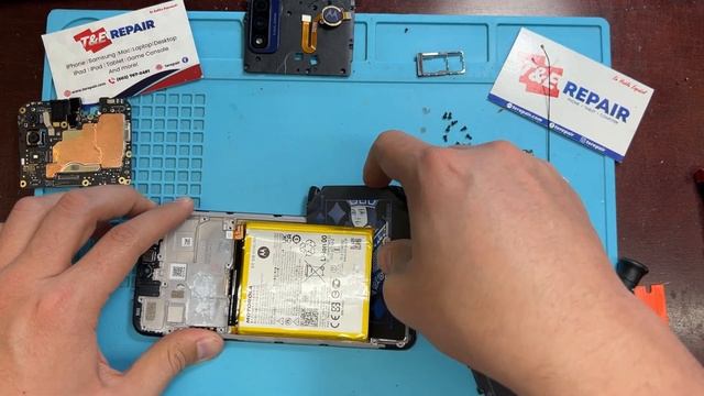 Motorola G Pure Screen Replacement step by step disassembly teardown Cracked screen XT2163 2021 смотреть онлайн