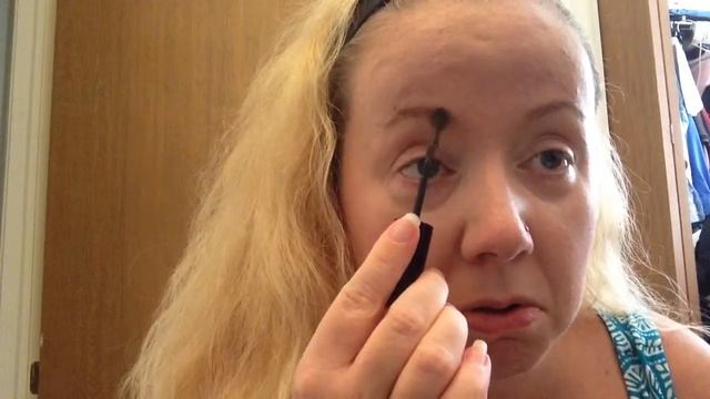 Maybelline Brow Drama Eyebrow Gel смотреть онлайн