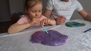 СЛАЙМЫ. Играем в Slime. Лиза и папа НАДУВАЮТ СЛАЙМ