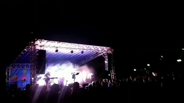 Выходные дни/катаемся на каяки/день города/праздничный салют? смотреть онлайн