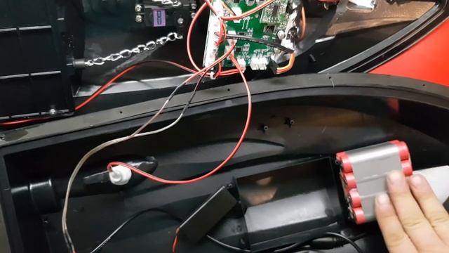 Прикормочный кораблик Flytec. Доработка 4. Помехи на эхолот. И работа пульта смотреть онлайн