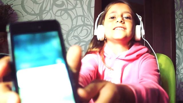 НА МЕНЯ ПОДПИСАЛАСЬ МОМО В INSTAGRAM смотреть онлайн