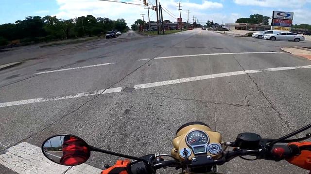 In The Loop | Episode 29 - 2022 Royal Enfield Classic 350 Desert Sand смотреть онлайн