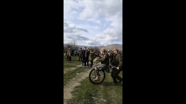 Уни тележка Маленький мул в боевом применении , созданная своими руками из подножного хлама ;) смотреть онлайн