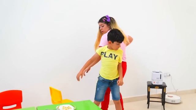 Jason y Sarah se lo están pasando bien! | Historias familiares divertidas para niños! смотреть онлайн