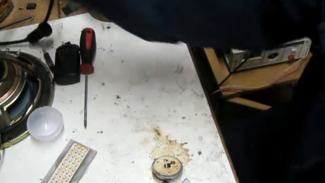 Ремонт светодиодной энергосберегаки. смотреть онлайн