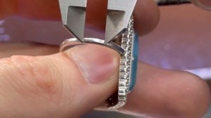 Как уменьшают размер колец с камнями