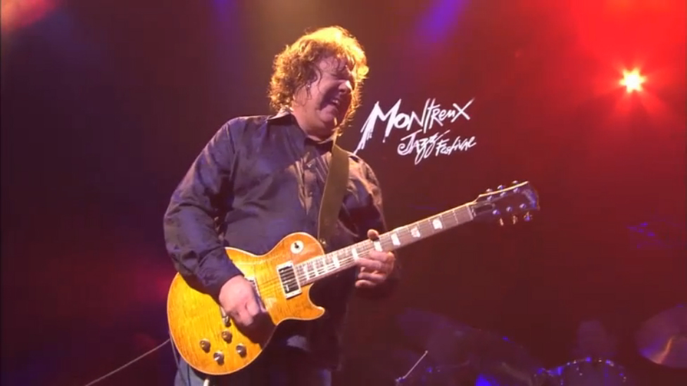 Gary Moore - "Parisienne Walkways" (Live 2010) смотреть онлайн