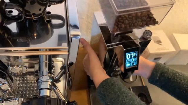 Barista | Eureka Mignon Specialita Mat Tamperstation Kit Unboxing & Joefrex Knockbox & Motta смотреть онлайн