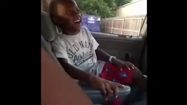 Black kid laughing in car 🤣🤣🤣😂🤣 смотреть онлайн