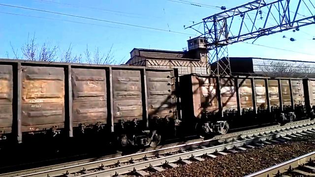 [УЗ] Железная дорога - Электровоз ВЛ8-291 с нечетным грузовым поездом смотреть онлайн