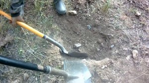 ЛОПАТА ИЗ РЕЛЬСОВОЙ СТАЛИ НЕ ВЫДЕРЖАЛА КОПА! НАШЛИ СВЯЗКУ ТРАКОВ!