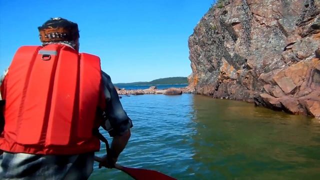Paddling Lake Superior, Canada on a Voyageur Canoe - Without A Path смотреть онлайн