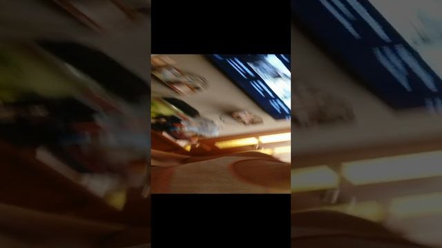 Странные вещи в нашом доме смотреть онлайн
