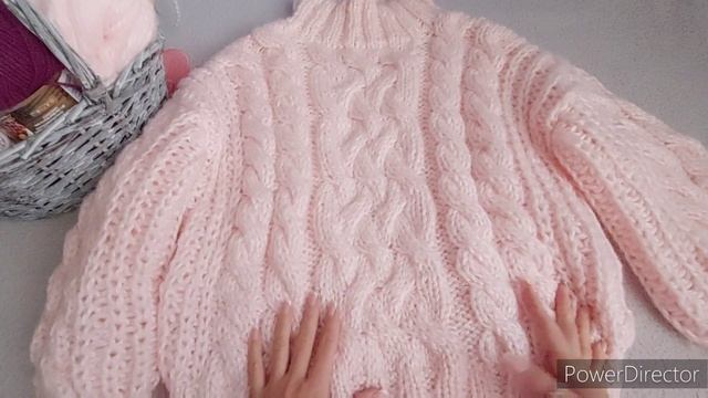 СВИТЕР ЗИМНИЙ С КОСАМИ И ЖГУТАМИ ИЗ ТОЛСТОЙ ПРЯЖИ смотреть онлайн