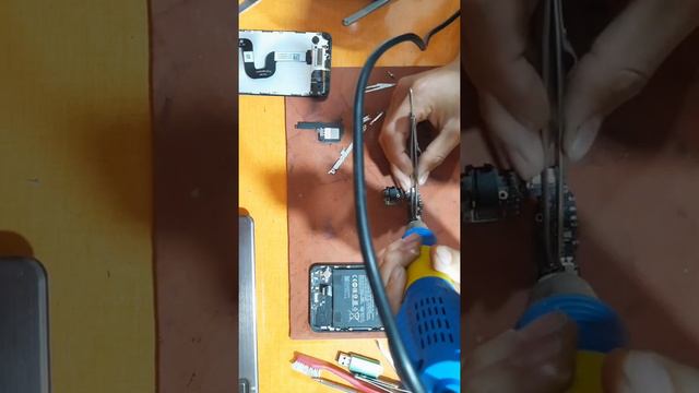 Redmi A2 Зарядку идёт но не заражается решение смотреть онлайн