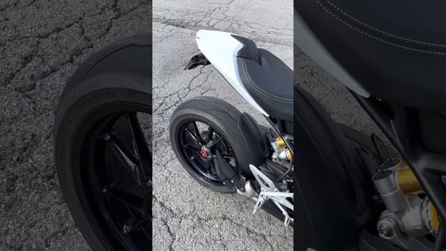Pro Race S1 Speed Triple 1200 RR смотреть онлайн