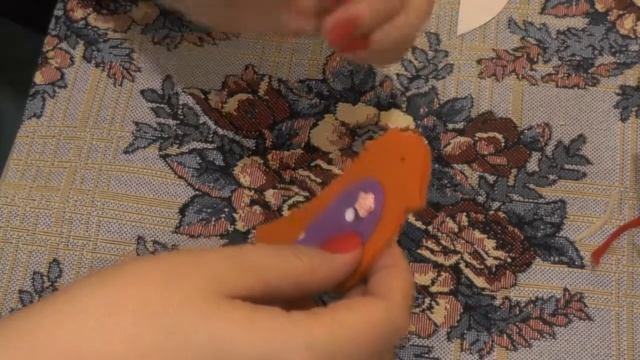 Птичка из фетра (14 урок). Новогодние игрушки из фетра на елку смотреть онлайн