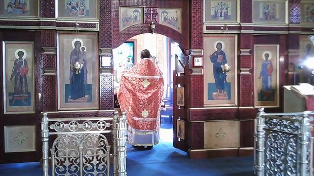 Преполовение Пятидесятницы. Часы, Литургия, малое освящение воды смотреть онлайн