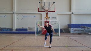 Тренировка на развитие ловкости с теннисными мячами