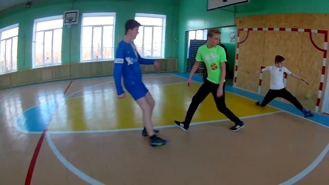 ALEX-VLOG:Тренировка по футболу,разбираем ёлку смотреть онлайн