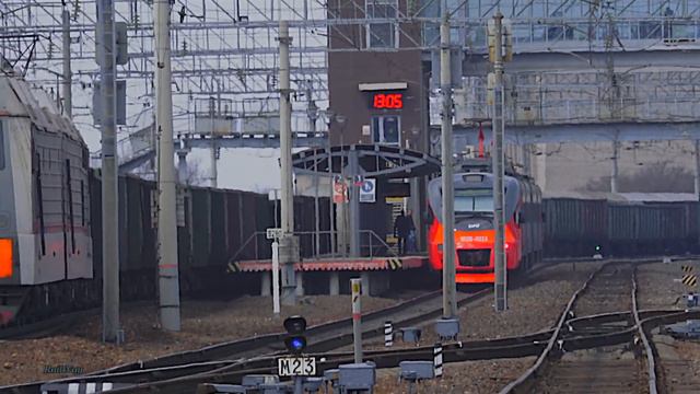 Railway. Russian Commuter EMU Train EP3D / Пригородный электропоезд ЭП3Д во Владивостоке