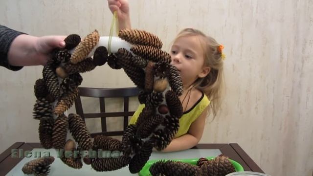 Венок из шишек на Новый год Christmas Wreath