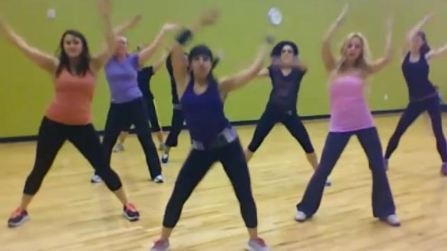 Zumba Dance Fitness- Mami Pichea (Reggaeton) смотреть онлайн