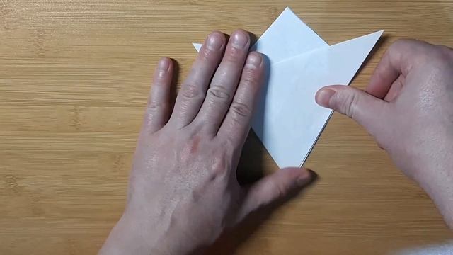 Как красиво вырезать снежинку из бумаги.Снежинка из бумаги просто смотреть онлайн