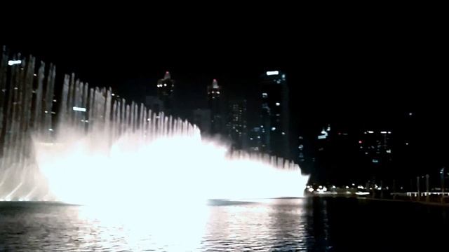 Поющий фонтан в Дубае / Enrique Iglesias - Hero смотреть онлайн