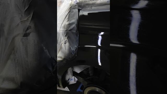 ?Проверяем качество выведения шпатлёвки, ровность, геометрию элемента до покраски #painting#покраск