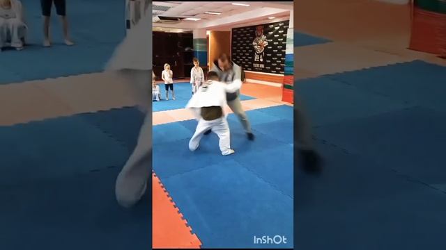 вывод из равновесия и скрутка - это база для маленьких тигров. #mma #рб #иркутск #сибирь смотреть онлайн