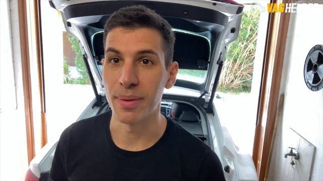 Audi A5 molto bella, ma SENZA Retrocamera e smartphone interface. смотреть онлайн