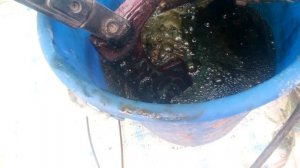 Травление рисунка на топоре с помощью сварки.